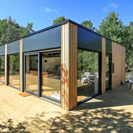 Three-bedroom Holiday In 49