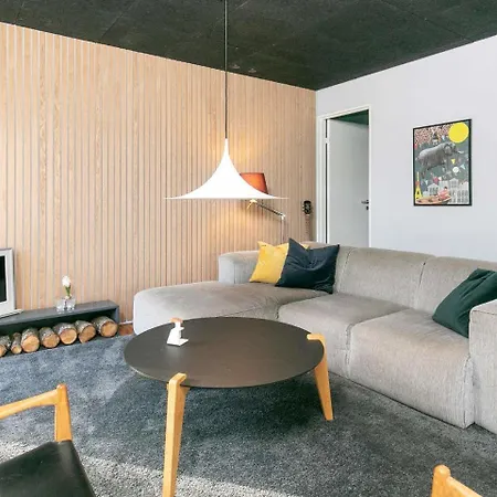 Three-bedroom Holiday In 49 Vakantiehuis