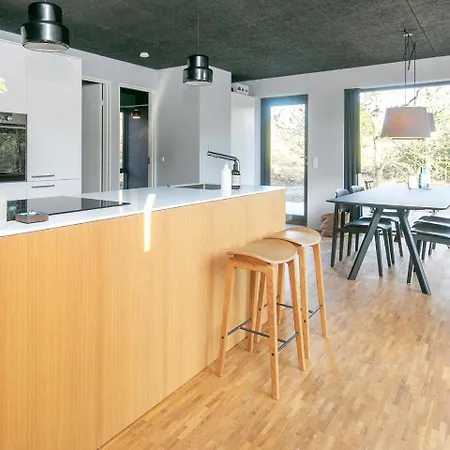 Three-bedroom Holiday In 49