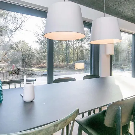 Three-bedroom Holiday In 49 * Ålbæk