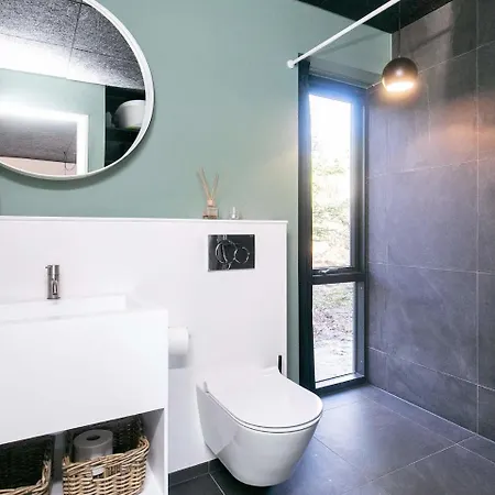 Three-bedroom Holiday In 49 Vakantiehuis